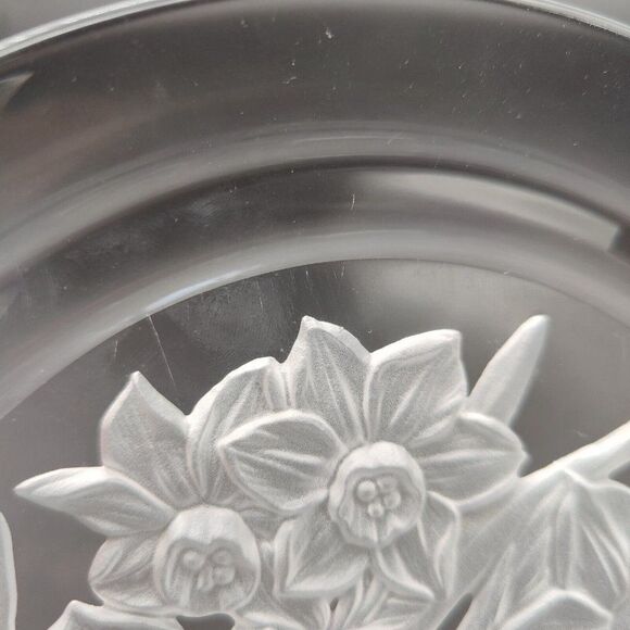Etched Crystal Daffodil Plate 9.5” Signed Yamamoto Japan Floral Decor - Picture 5 of 8